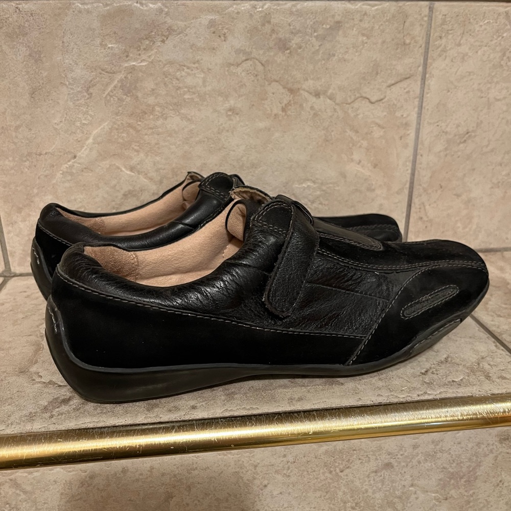 Naturalizer Women size 8.5 flats